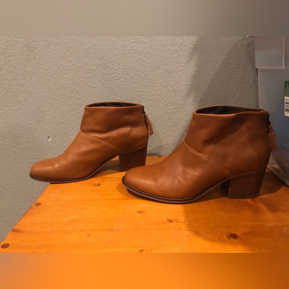 TOMS CARAMEL TASSEL ZIP CARPE DIEM ANKLE BOOTS SIZE 10 - Picture 1 of 8